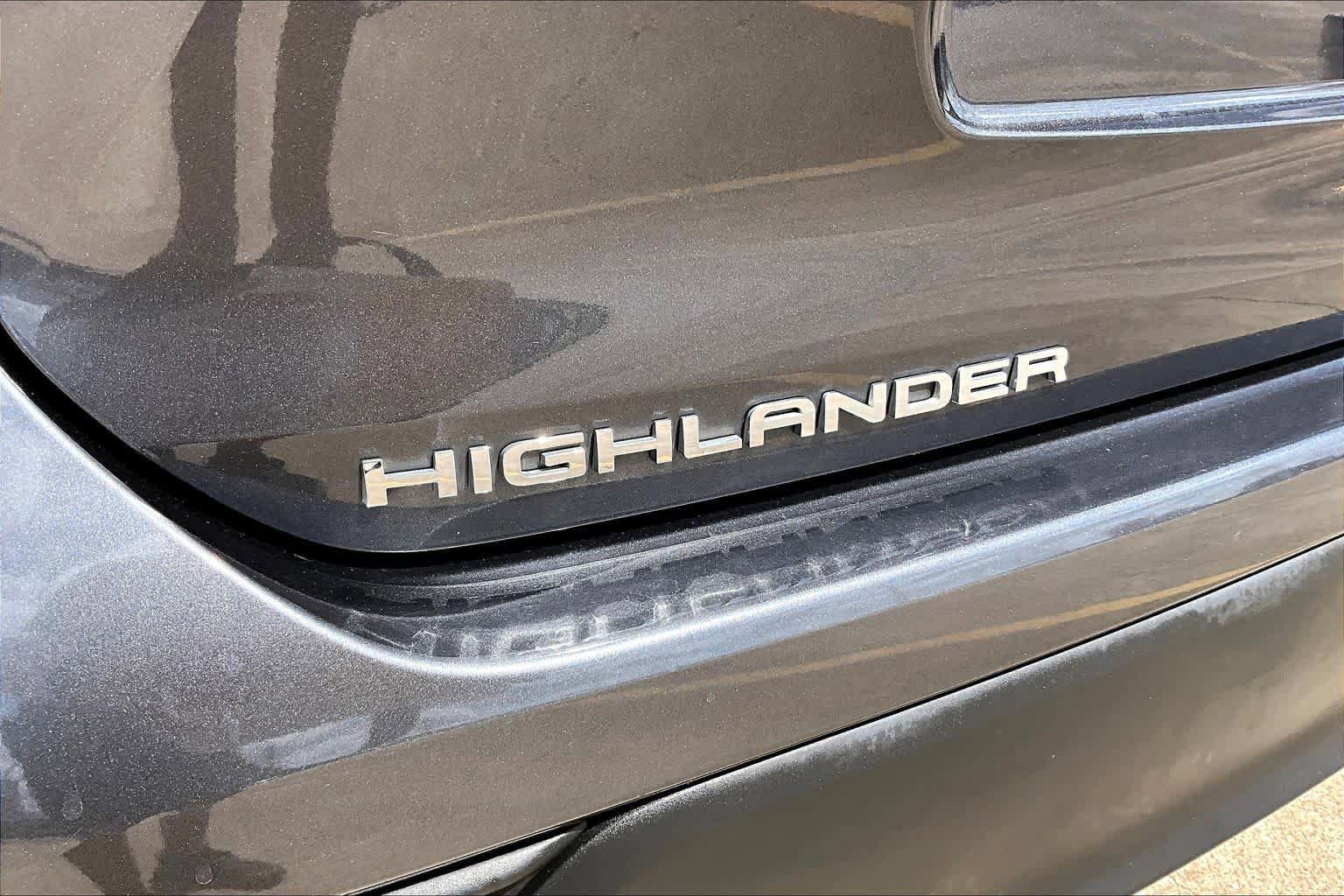 Used 2021 Toyota Highlander XLE FWD image 31