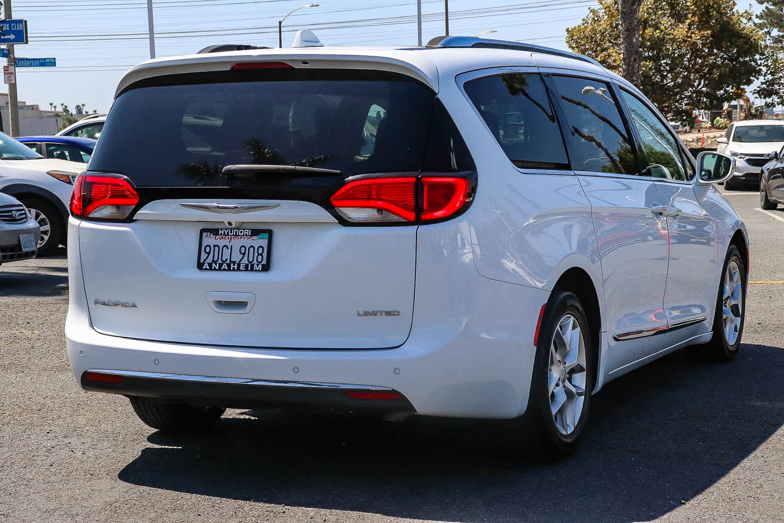 Used 2019 Chrysler Pacifica Limited FWD image 7