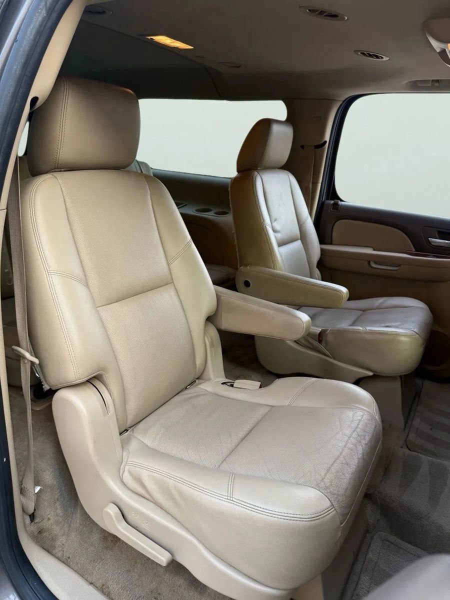 Used 2011 Chevrolet Suburban LTZ image 37