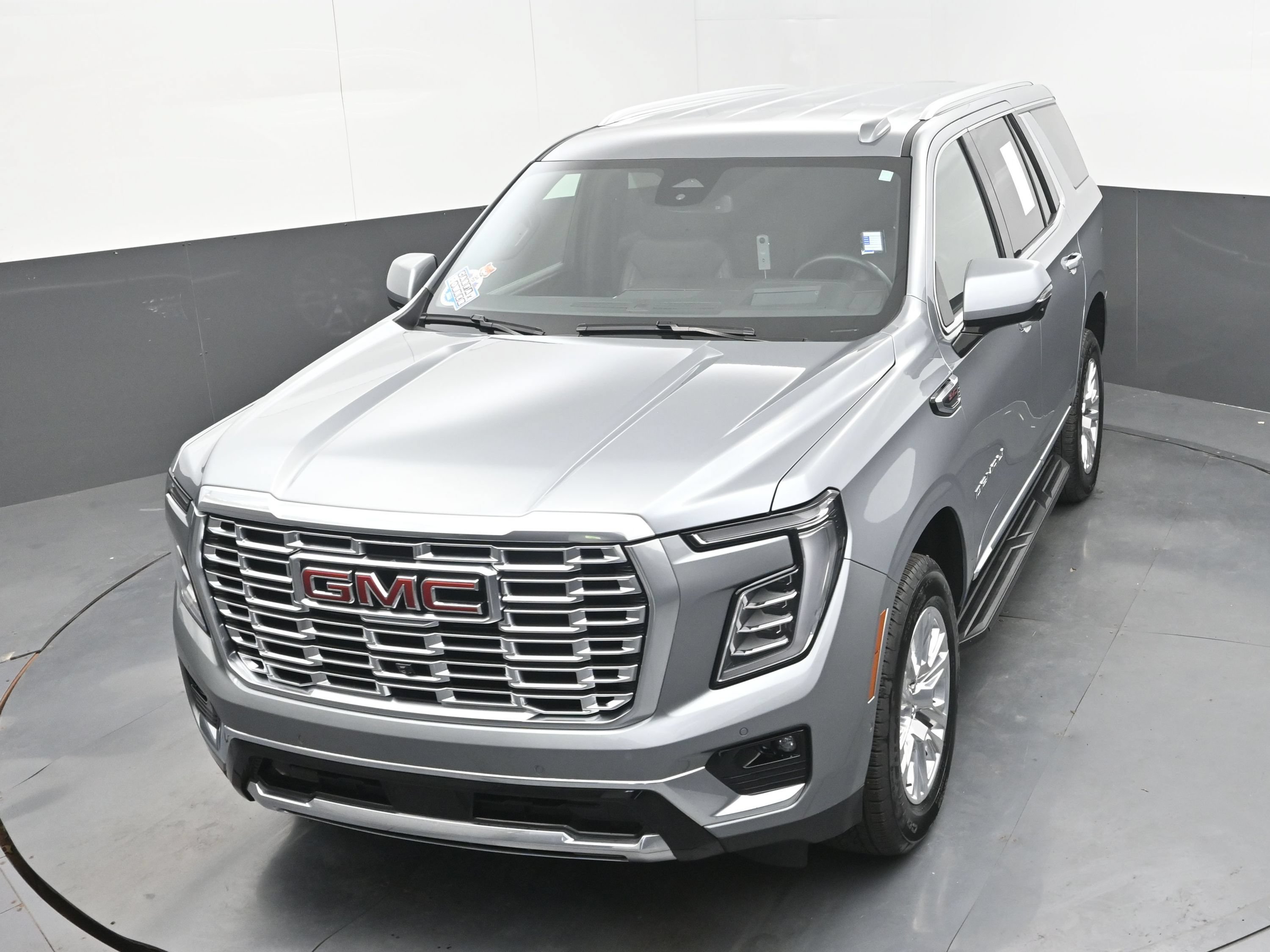Used 2025 GMC Yukon Denali RWD image 39