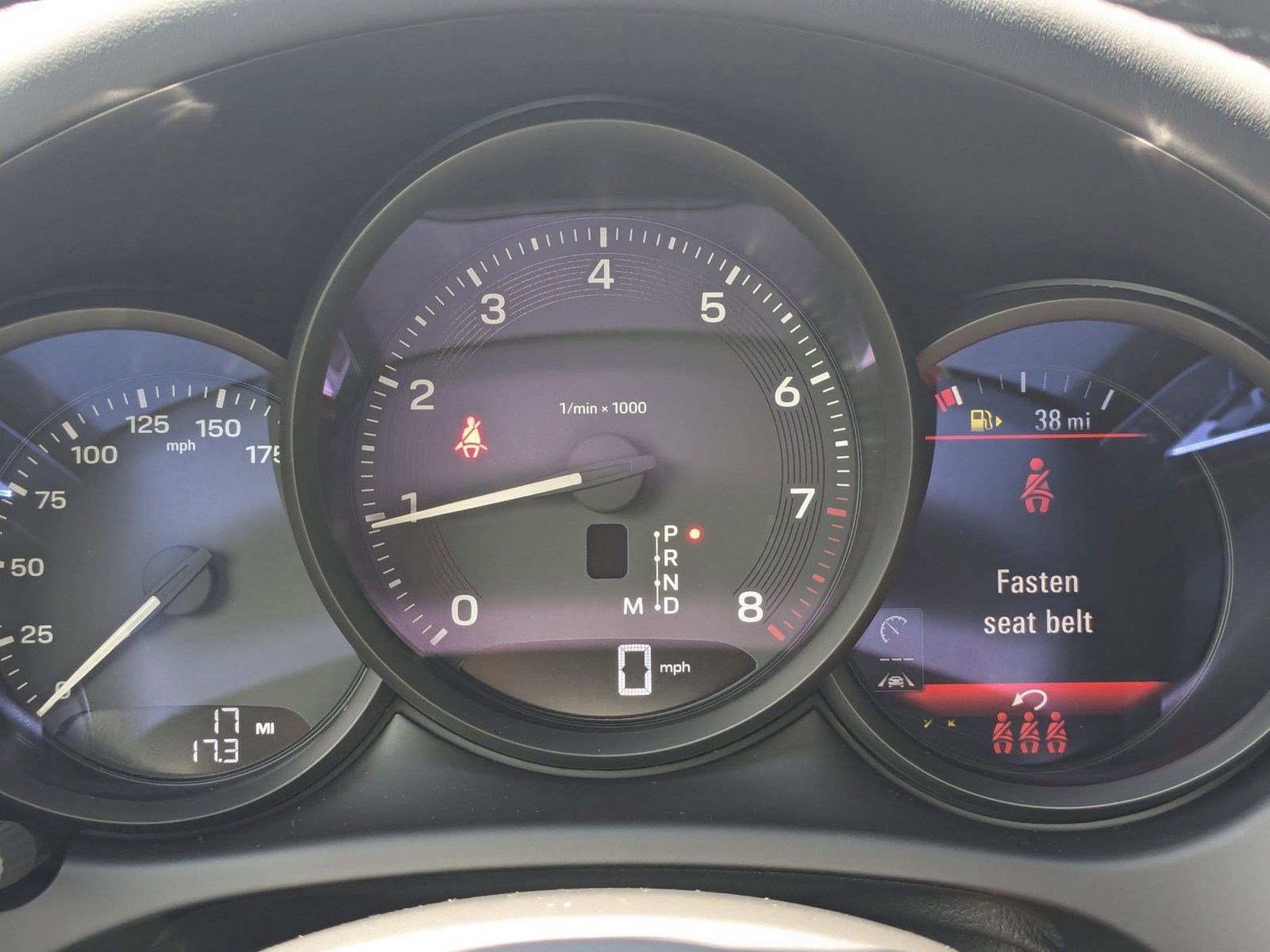 Certified 2025 Porsche Macan image 17