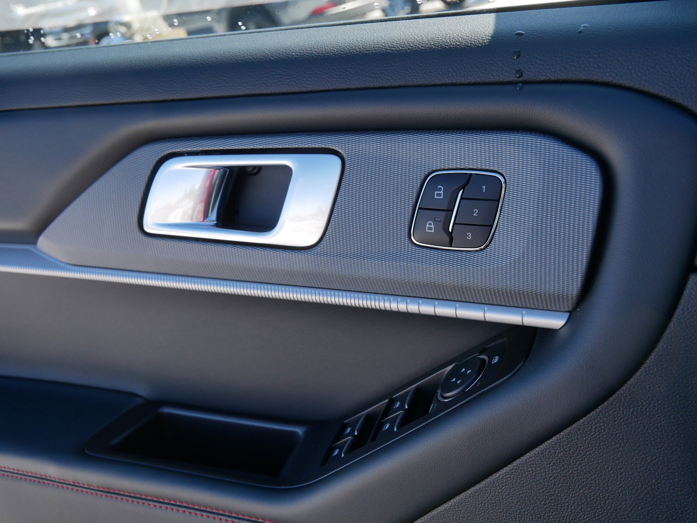 Used 2026 Ford Explorer ST-Line w/ ST-Line Street Pack image 27