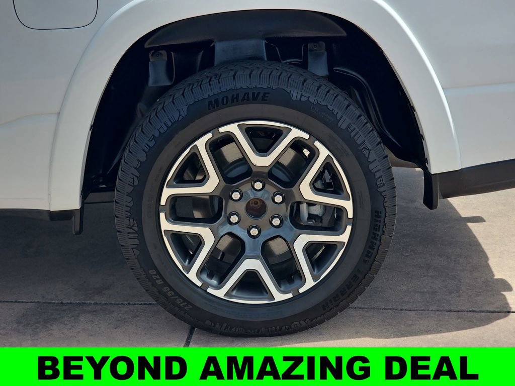 Used 2025 RAM 1500 Laramie AWD/4WD image 40