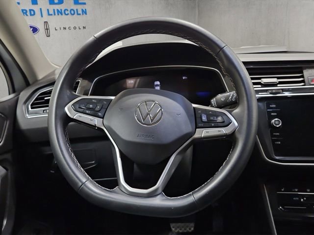 Used 2024 Volkswagen Tiguan SE AWD/4WD image 13