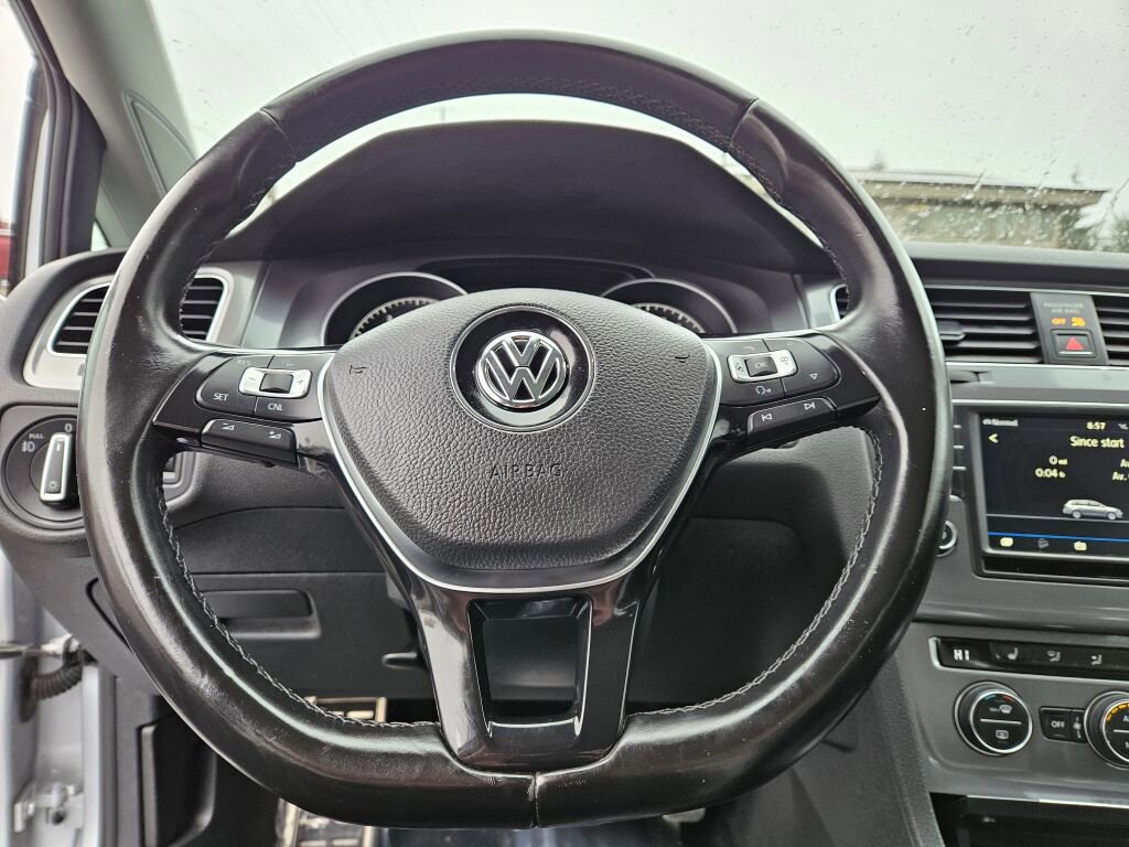 Used 2017 Volkswagen Golf Alltrack SE image 2