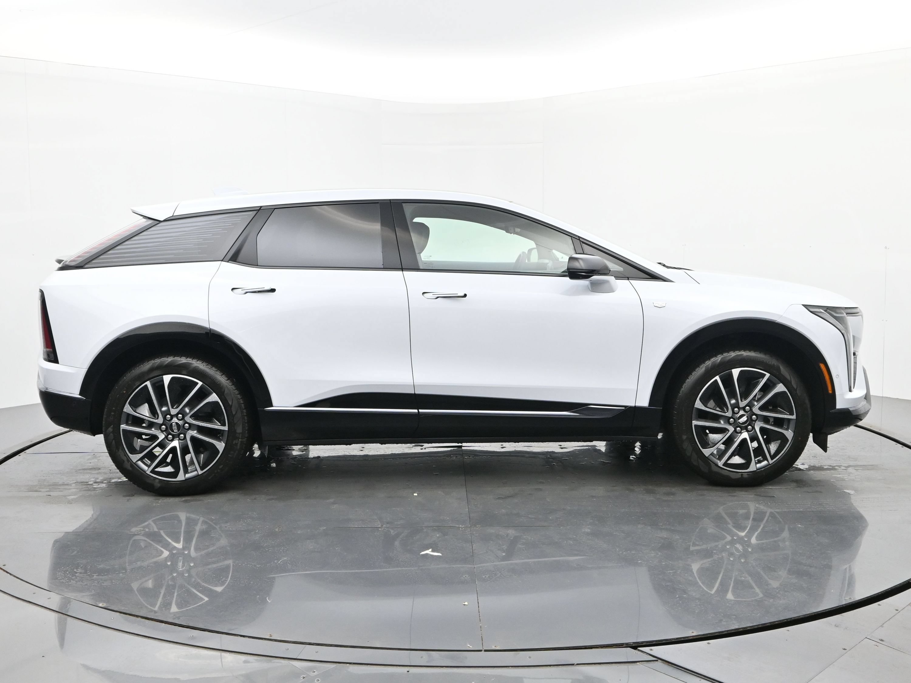 New 2026 Cadillac Optiq Sport 2 AWD/4WD image 6