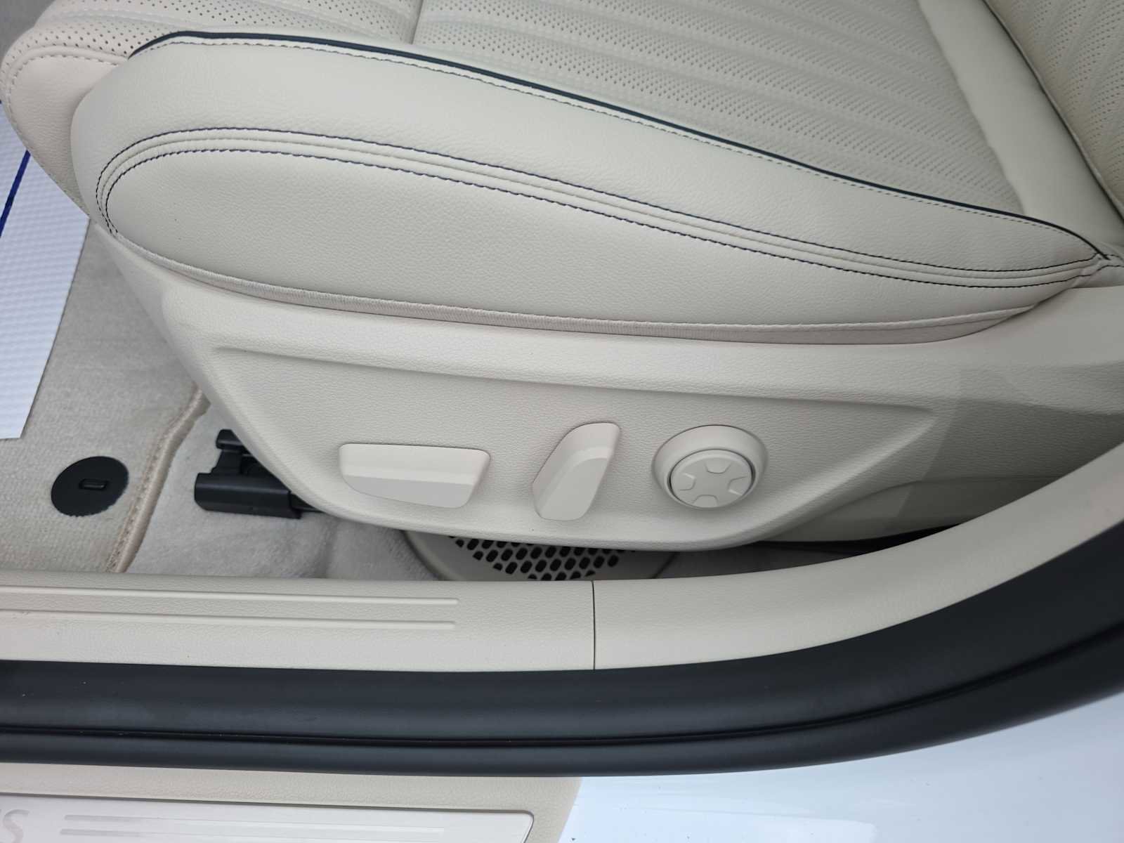 New 2026 Genesis G70 2.5T Prestige image 10