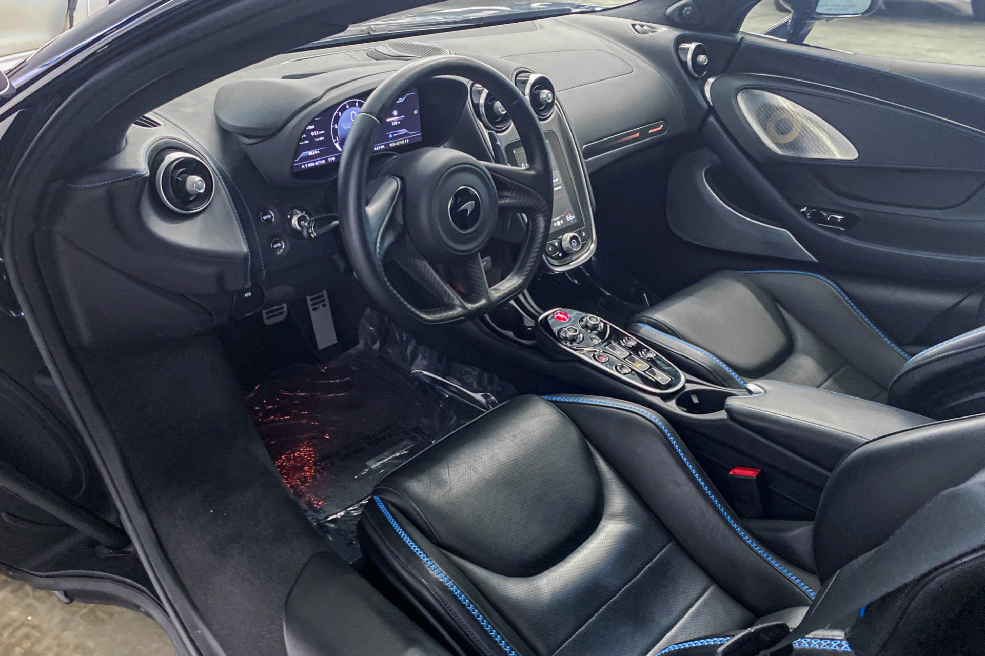 Used 2022 McLaren GT image 5