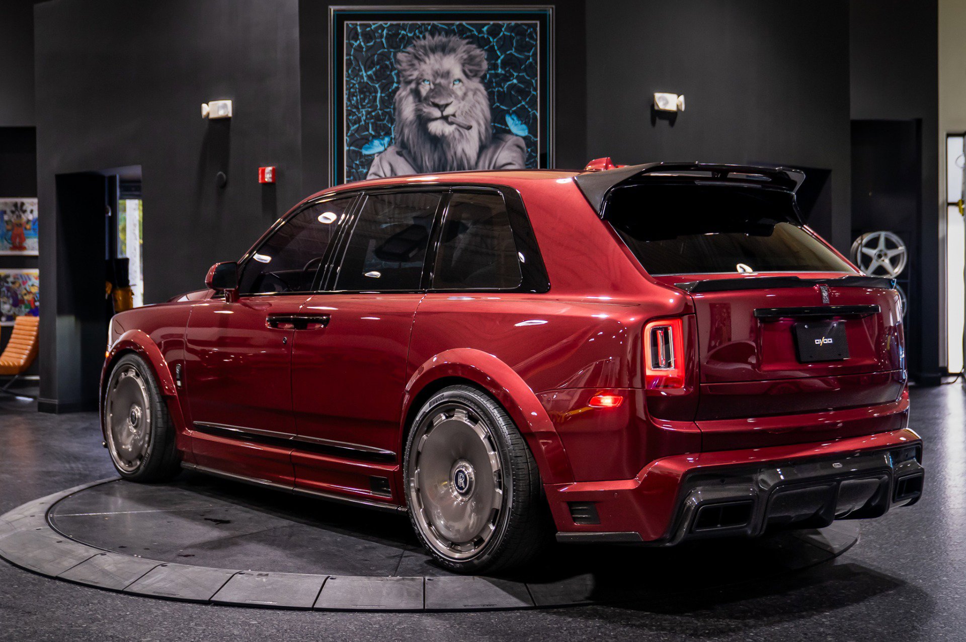 Used 2022 Rolls-Royce Cullinan Black Badge w/ Dark Exterior Package image 7