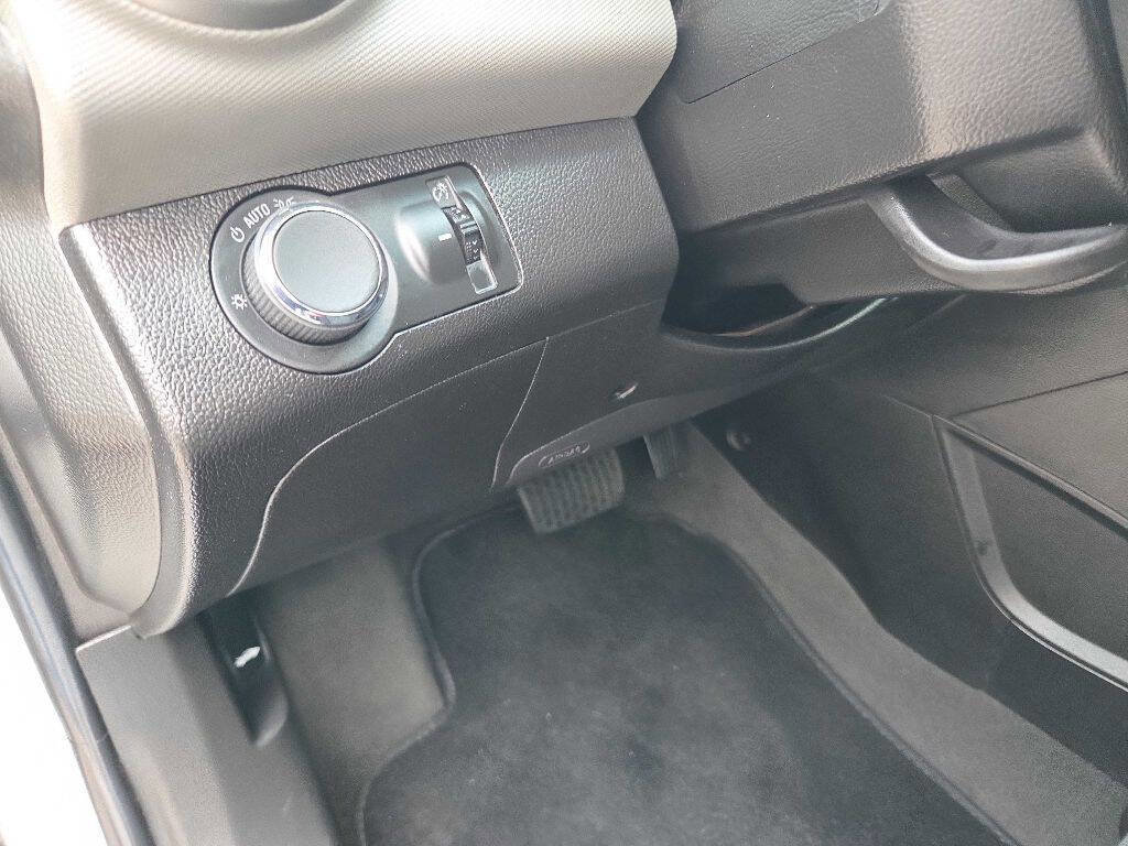 Used 2016 Chevrolet Sonic LT image 23