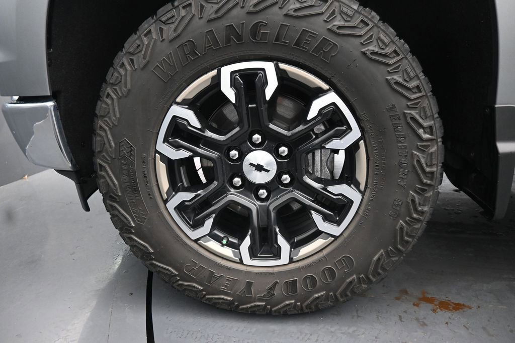 Used 2025 Chevrolet Silverado 1500 LT w/ Protection Package AWD/4WD image 14