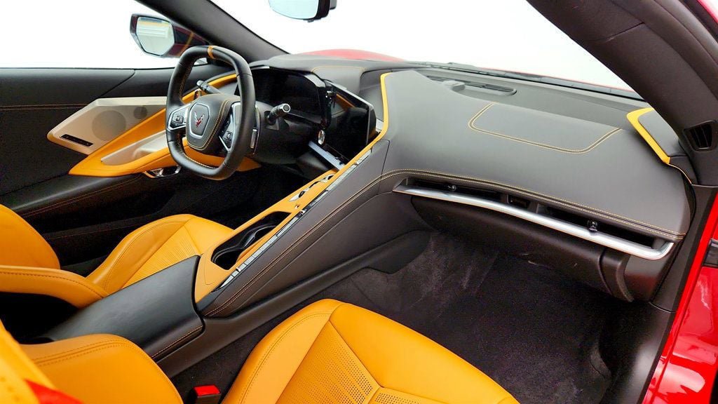 Used 2025 Chevrolet Corvette Stingray Preferred Cpe w/ Body-Color Dual Roof Package RWD image 26