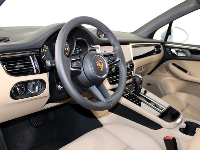 New 2026 Porsche Macan image 4