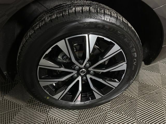 Certified 2023 Volvo XC60 B5 Core w/ Climate Package image 38