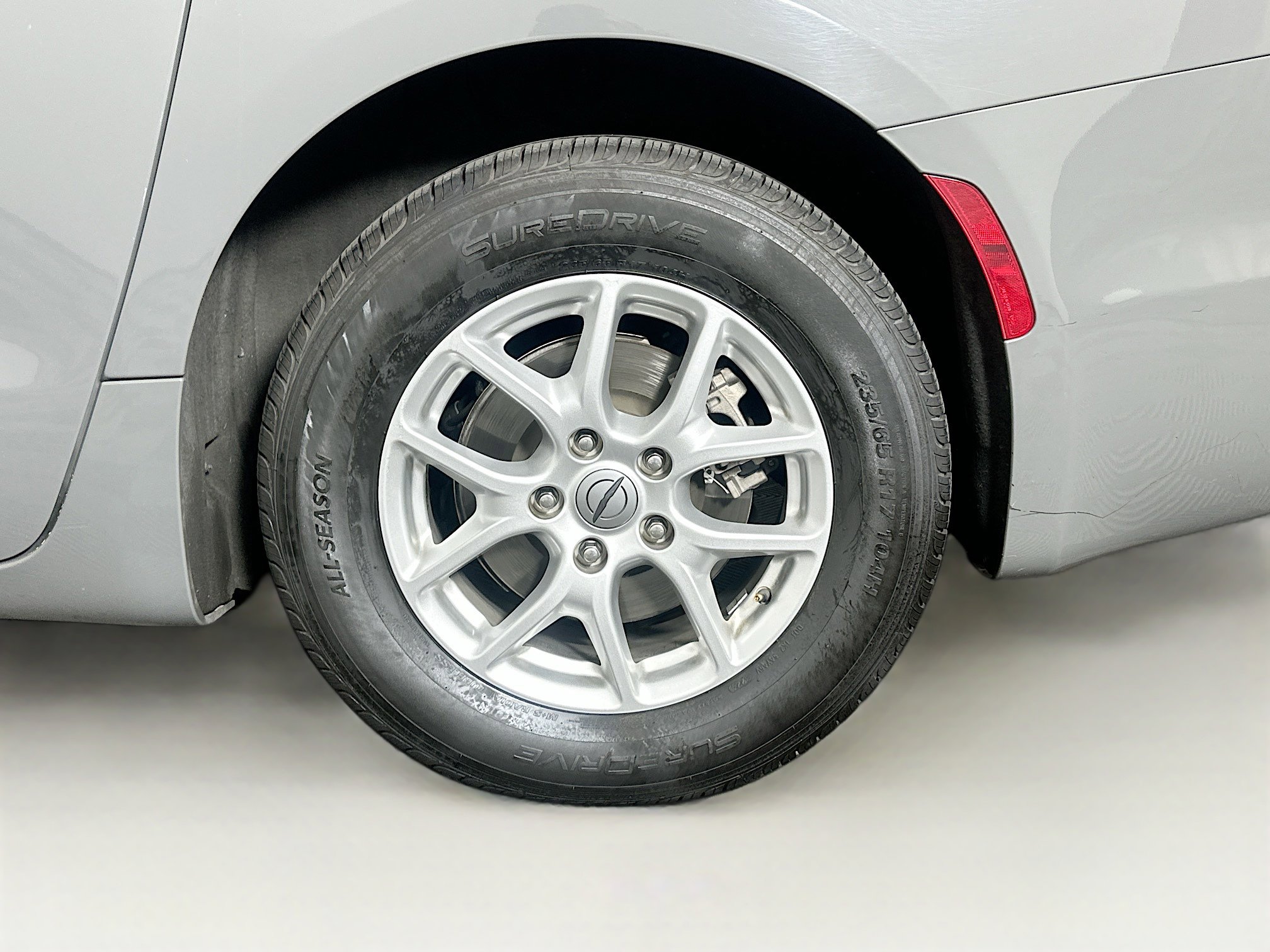 Used 2022 Chrysler Pacifica Touring-L w/ Uconnect Theater Family Group image 11