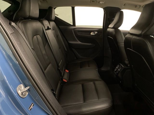 Used 2025 Volvo XC40 B5 Plus AWD/4WD image 82