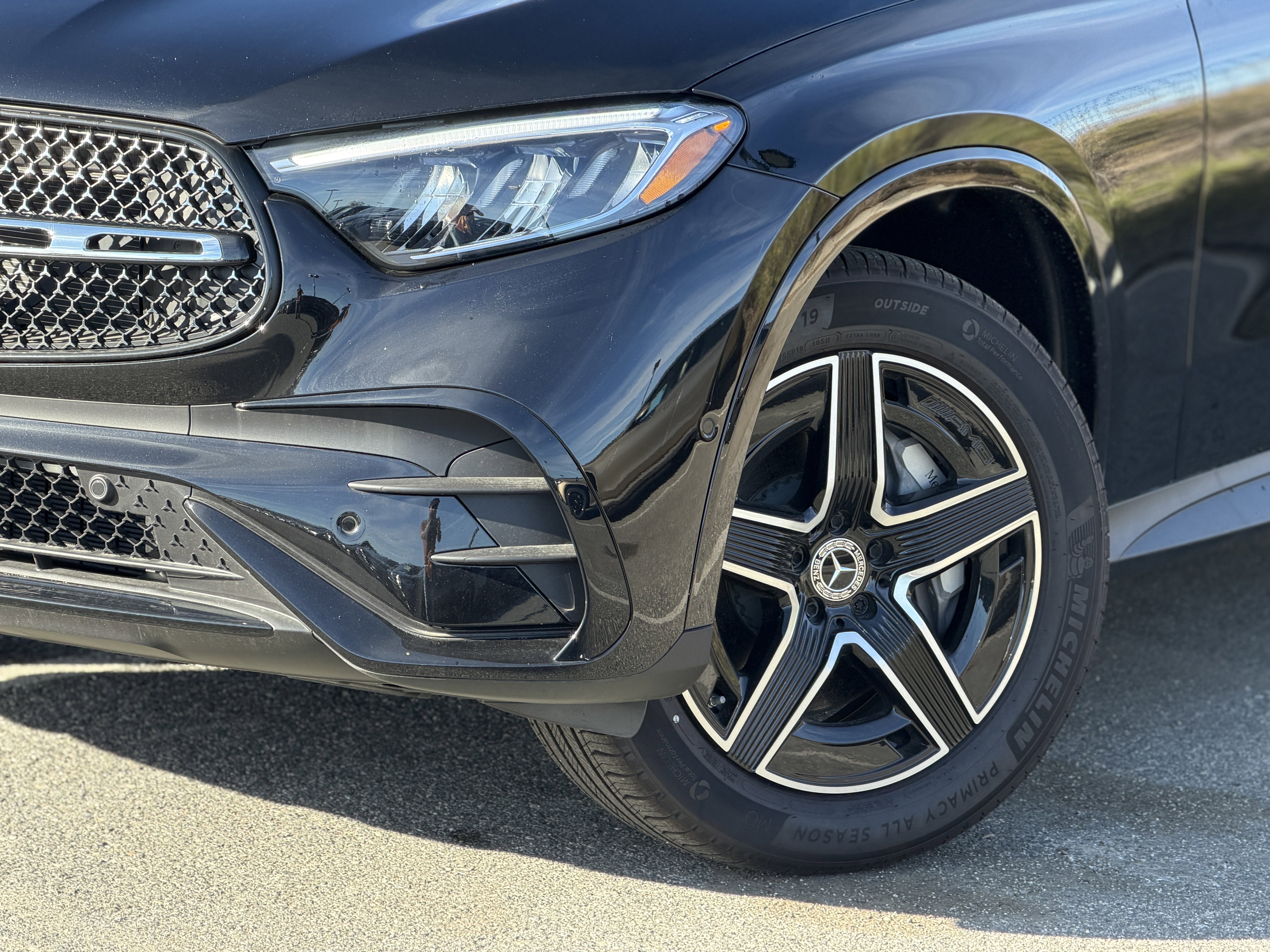 New 2025 Mercedes-Benz GLC 300 4MATIC image 4