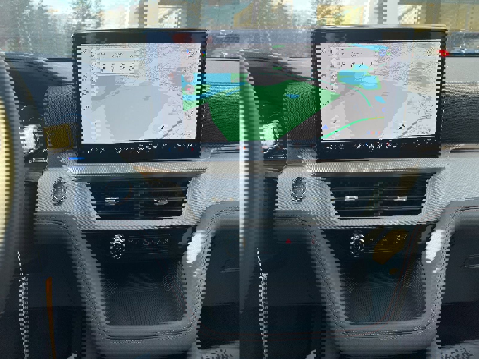 New 2025 Ford Explorer Active w/ Active Comfort Package image 28