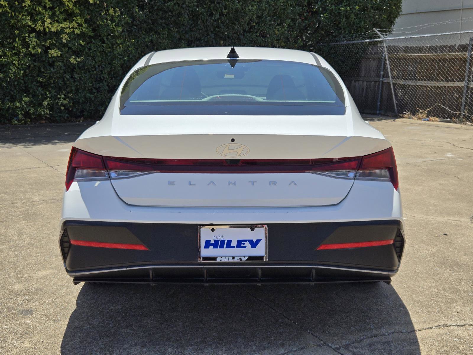 Used 2024 Hyundai Elantra SEL FWD image 6