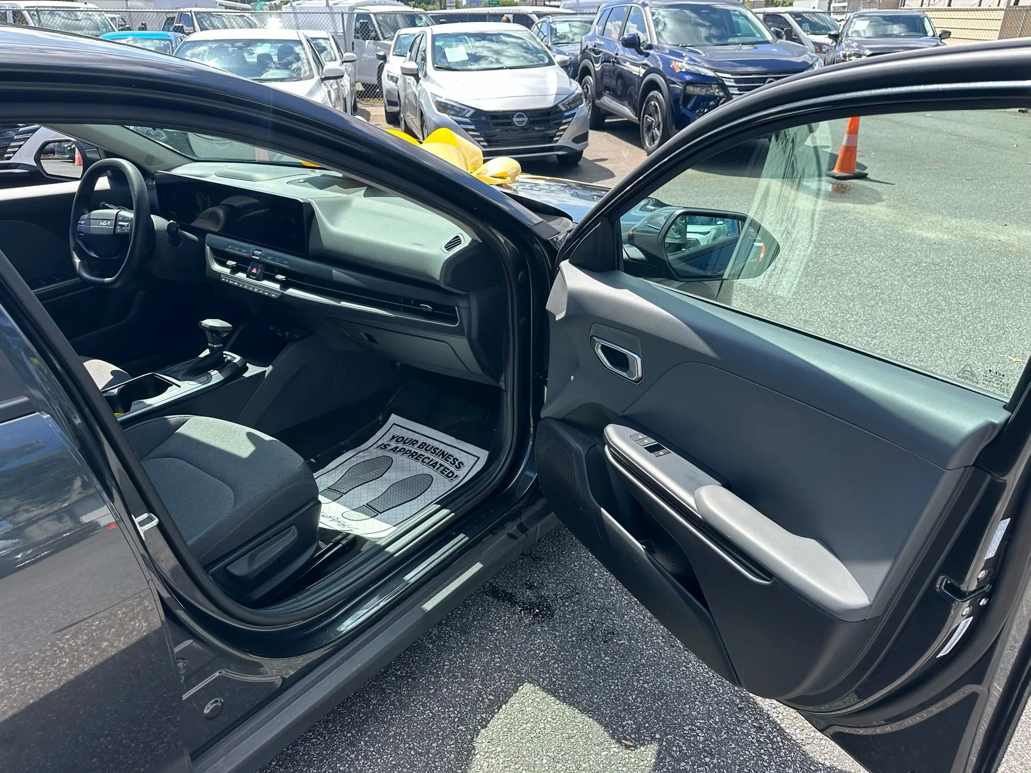 Used 2025 Kia K4 FWD image 16