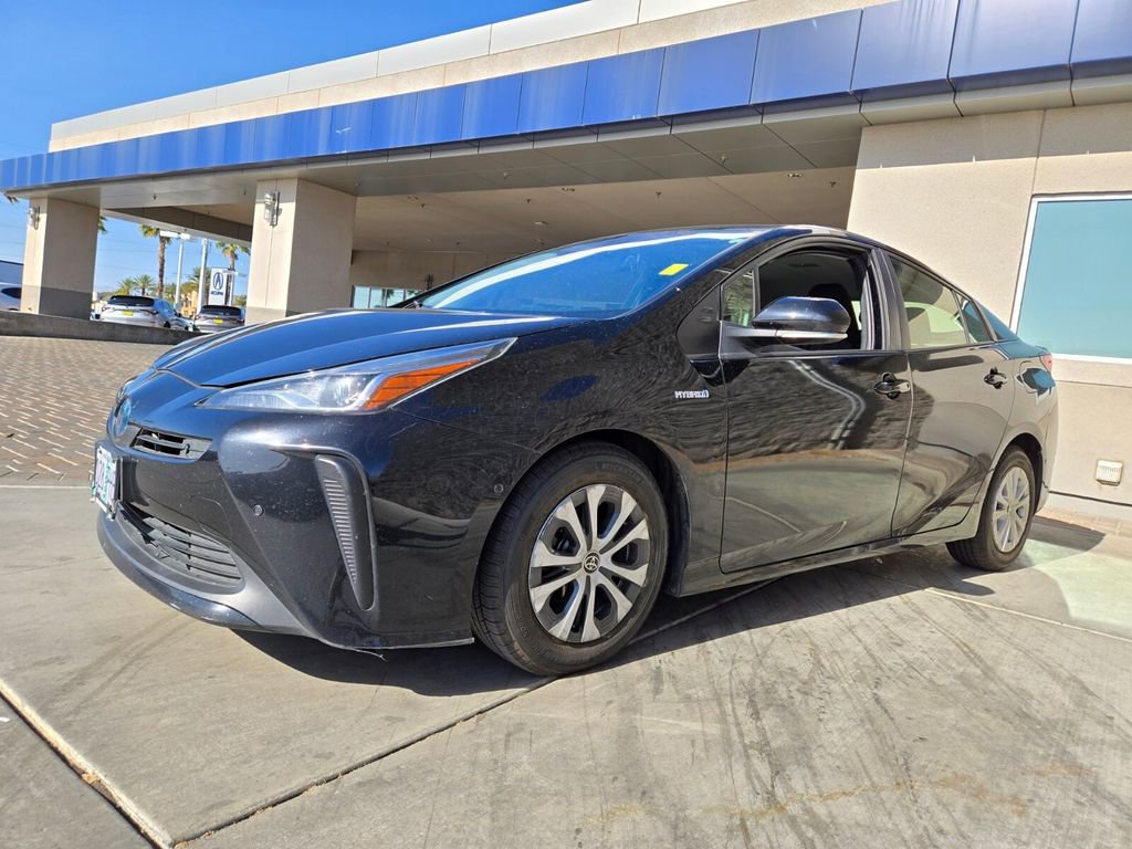 Used 2021 Toyota Prius LE FWD image 2