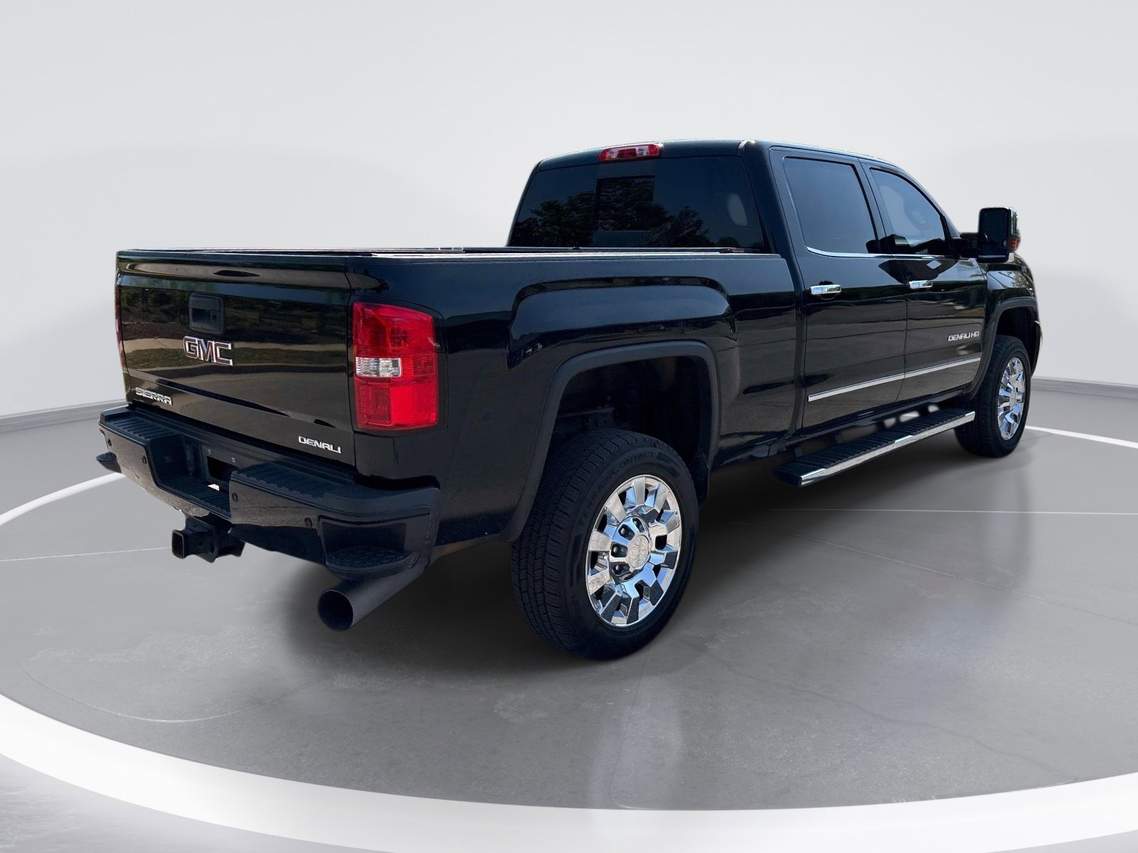 Used 2019 GMC Sierra 2500 Denali w/ Duramax Plus Package AWD/4WD image 8
