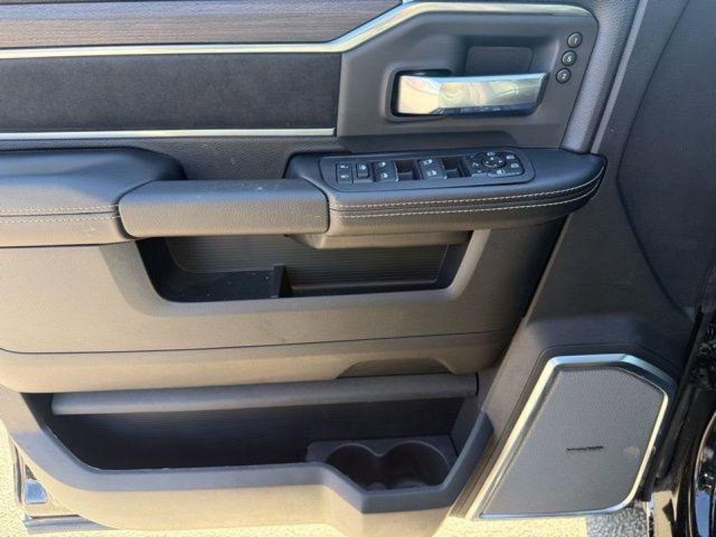 New 2026 RAM 3500 Laramie AWD/4WD image 19
