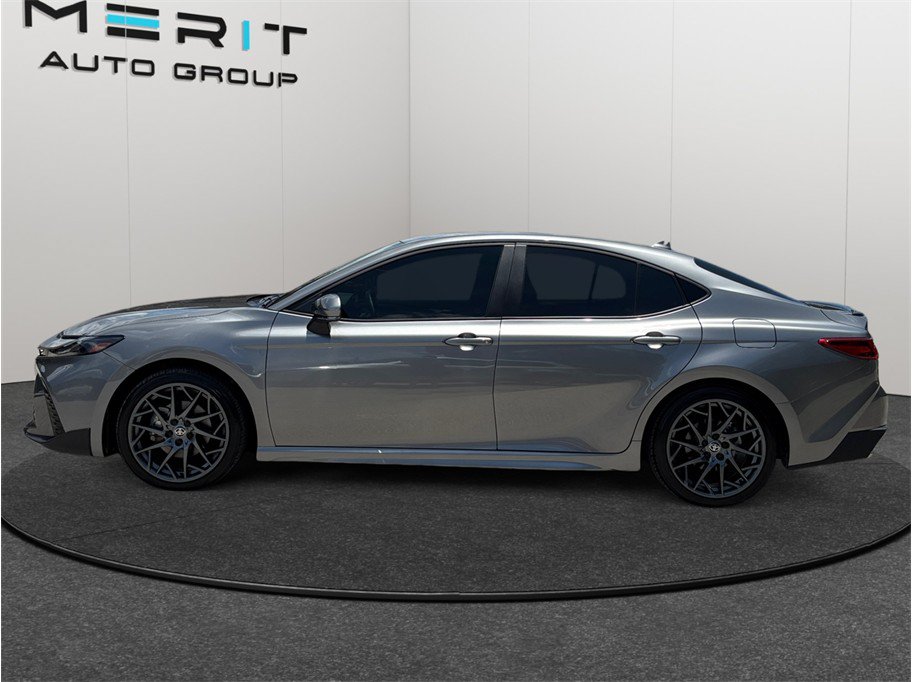 Used 2025 Toyota Camry SE FWD image 5