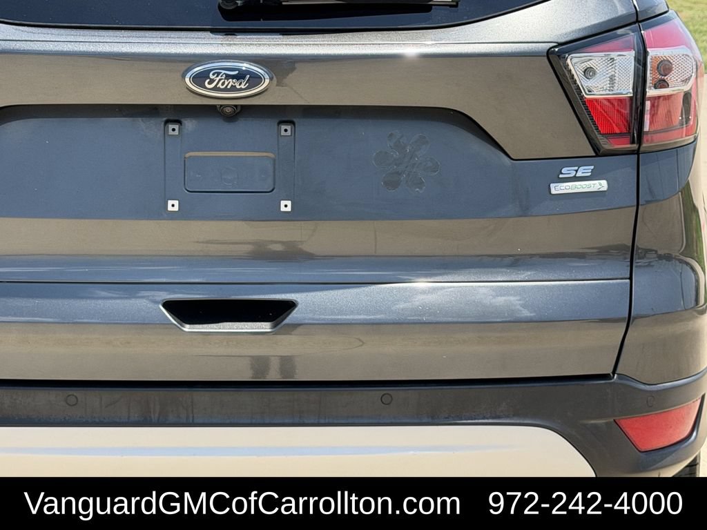 Used 2018 Ford Escape SE w/ SE Sync 3 Package FWD image 9