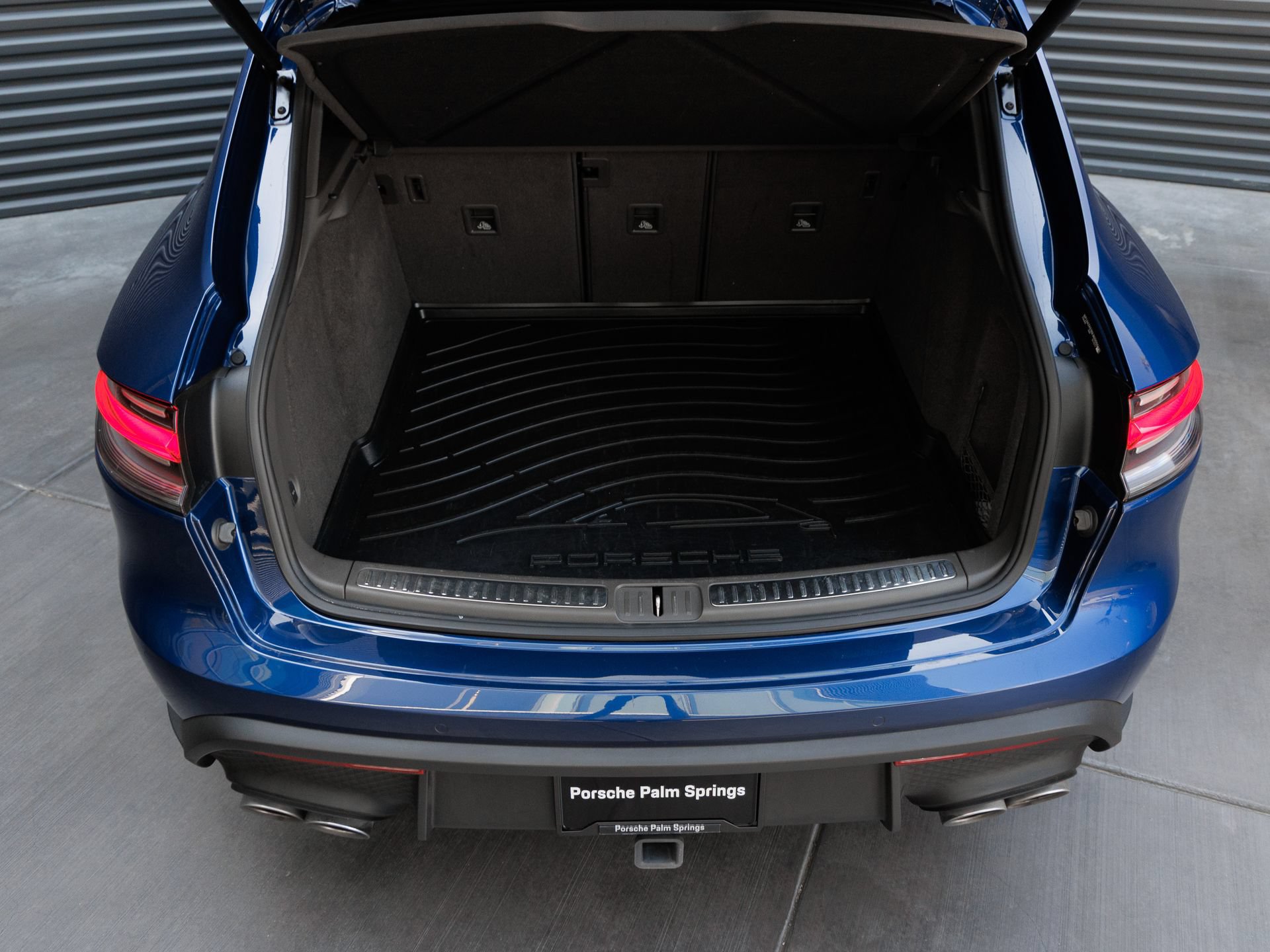Certified 2022 Porsche Macan AWD/4WD image 26