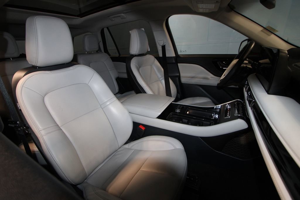 Used 2025 Lincoln Aviator AWD image 26