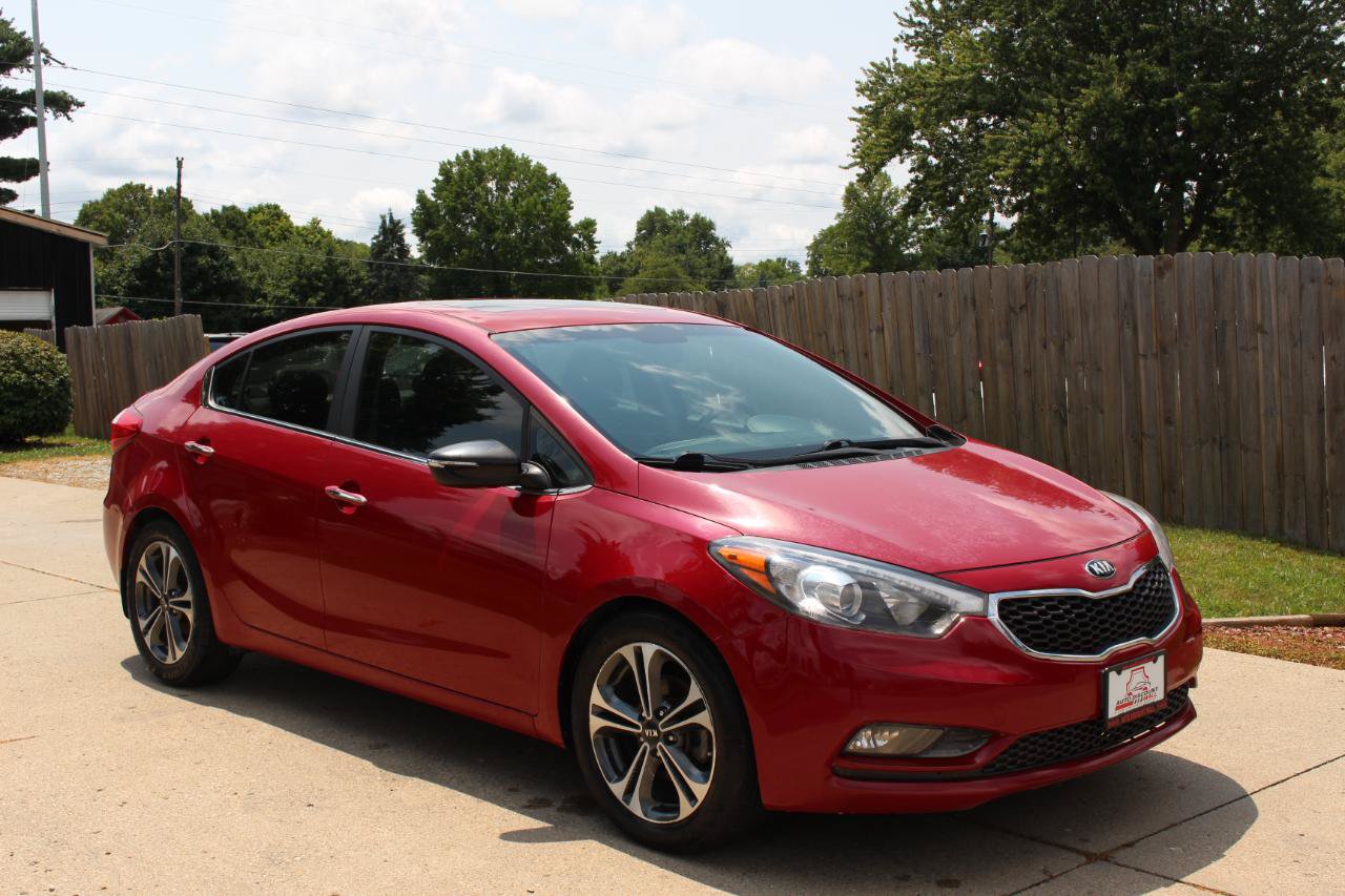 Used 2016 Kia Forte EX w/ EX Premium Package FWD image 2