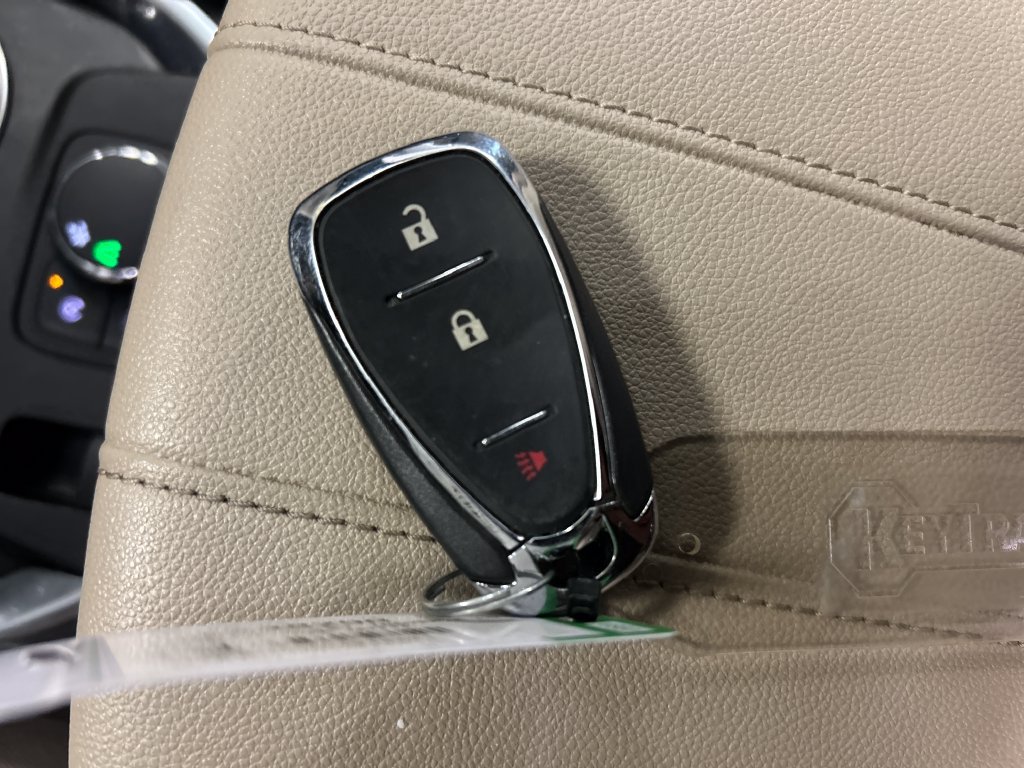 Used 2023 Chevrolet Traverse LS FWD image 21