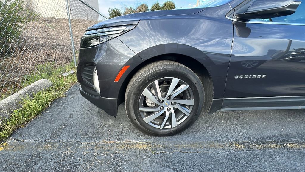 Used 2022 Chevrolet Equinox LT FWD image 2