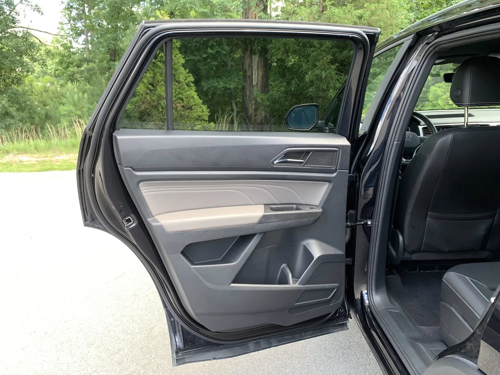 Used 2023 Volkswagen Atlas Cross Sport SE FWD image 25