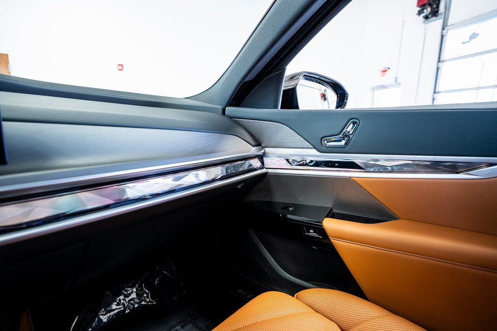 Used 2023 BMW 740i 740i w/ Parking Assistance Package image 48