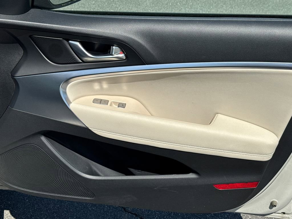 Used 2026 Genesis G70 2.5T RWD image 14