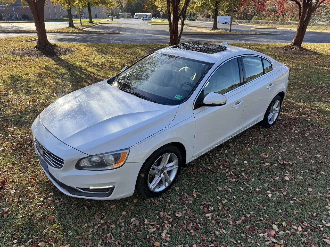 Used 2014 Volvo S60 T5 image 2