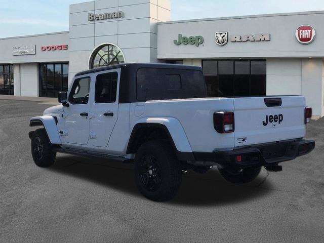 Used 2023 Jeep Gladiator Sport AWD/4WD image 3