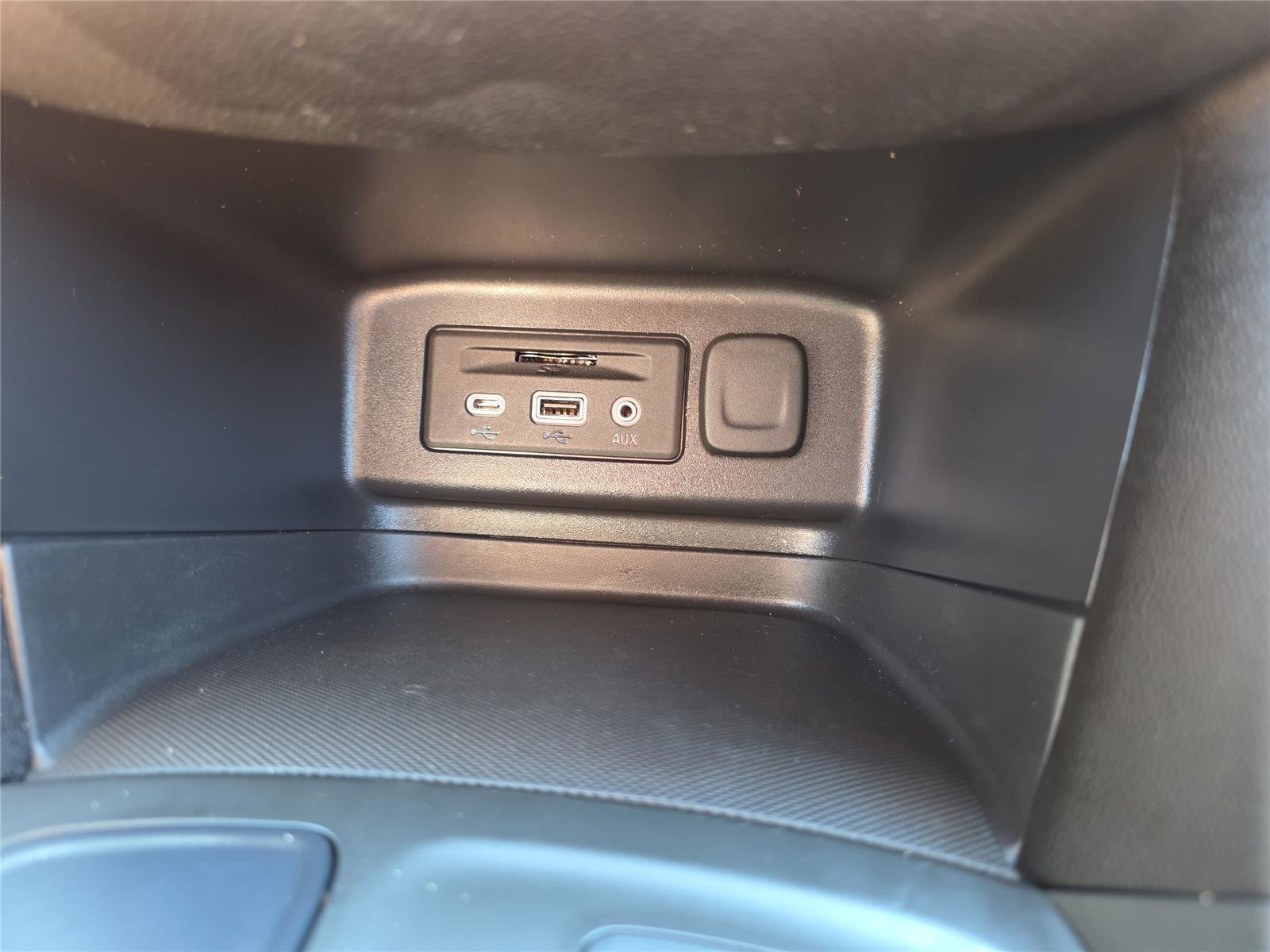 Used 2023 Chevrolet Equinox RS w/ RS Leather Package image 21