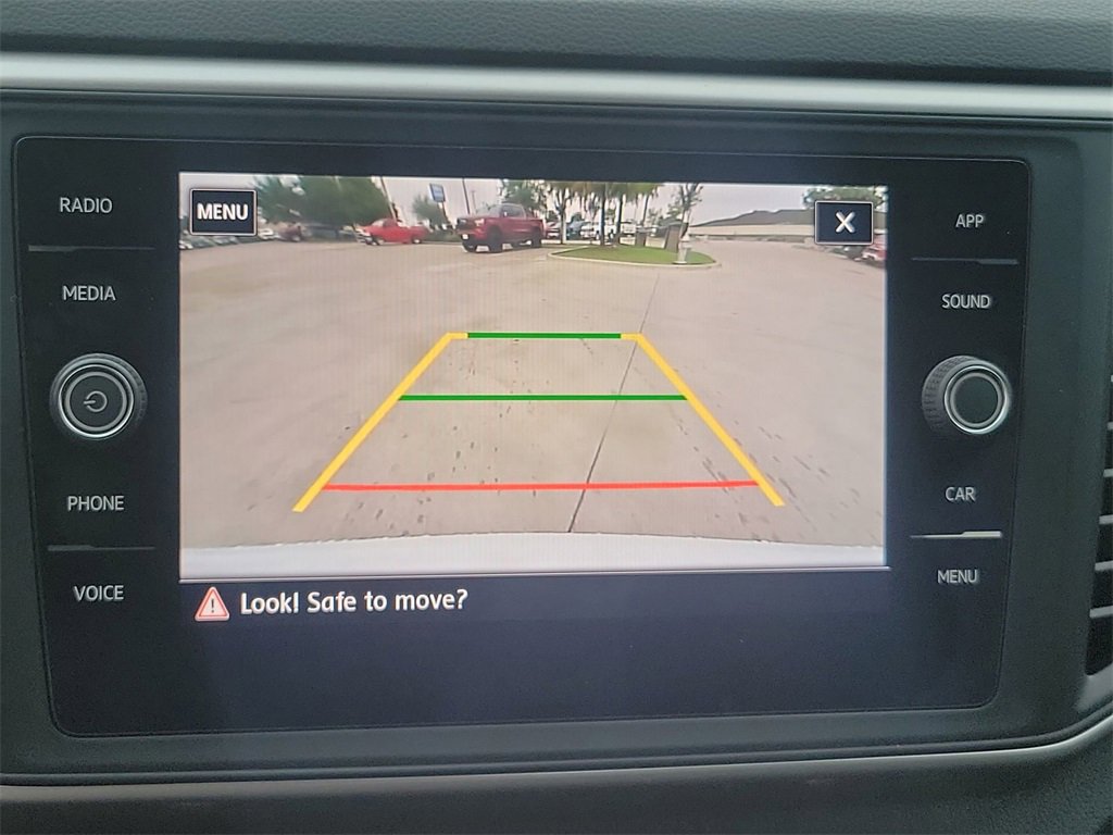 Used 2020 Volkswagen Atlas Cross Sport SE w/ Towing Package image 17