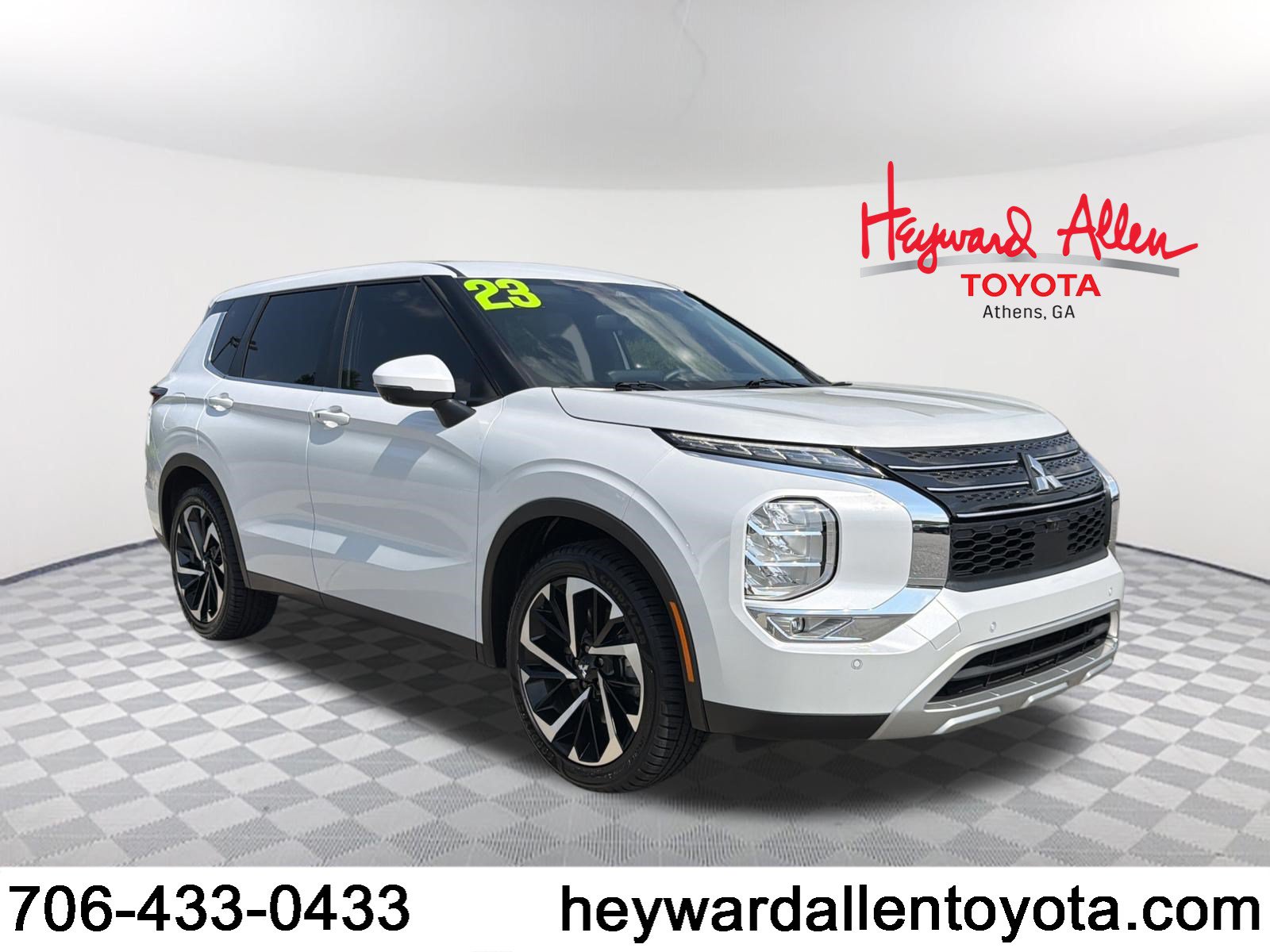 Used 2023 Mitsubishi Outlander SE FWD image 1