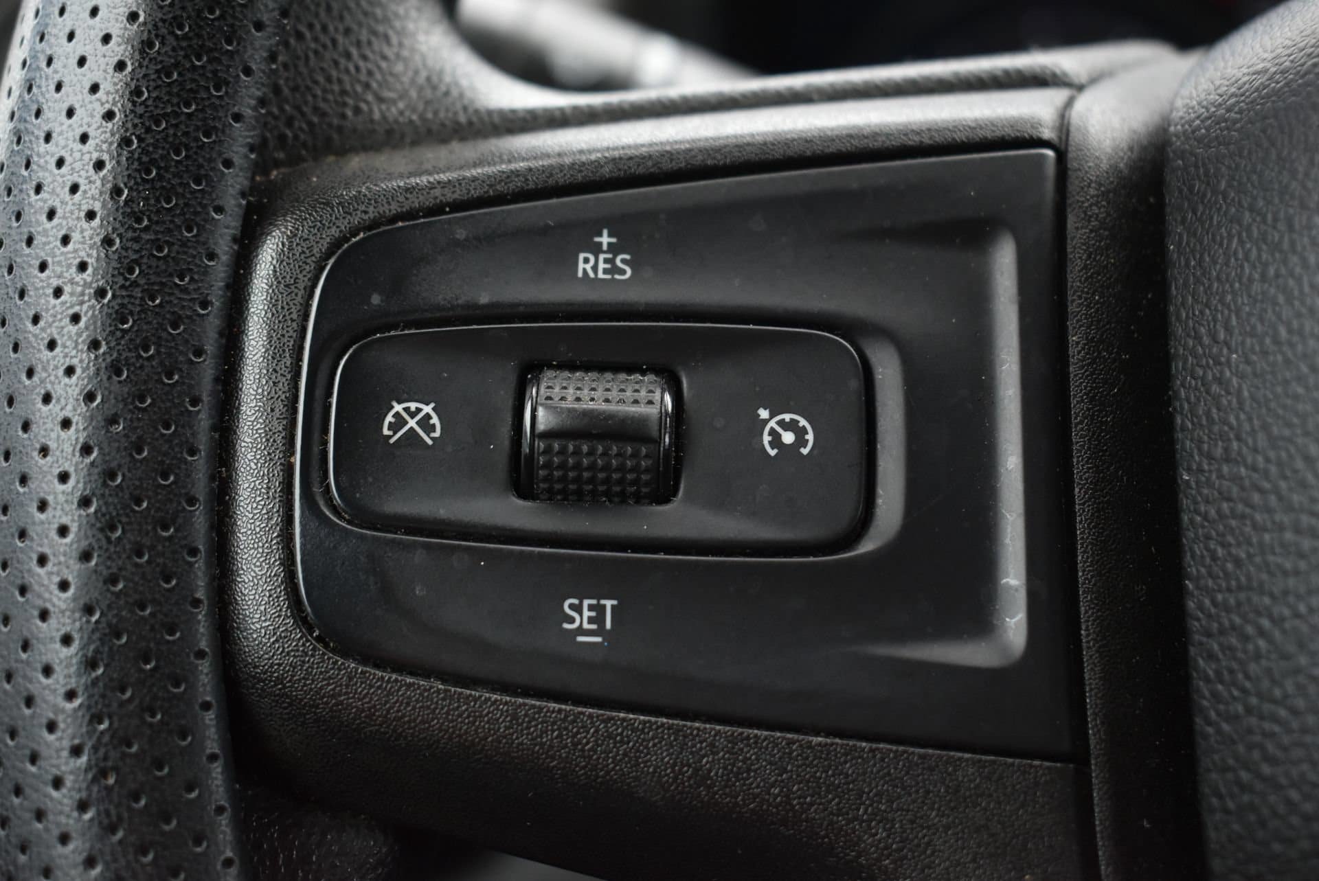 Used 2019 Chevrolet Silverado 1500 Custom Trail Boss w/ Custom Convenience Package AWD/4WD image 17