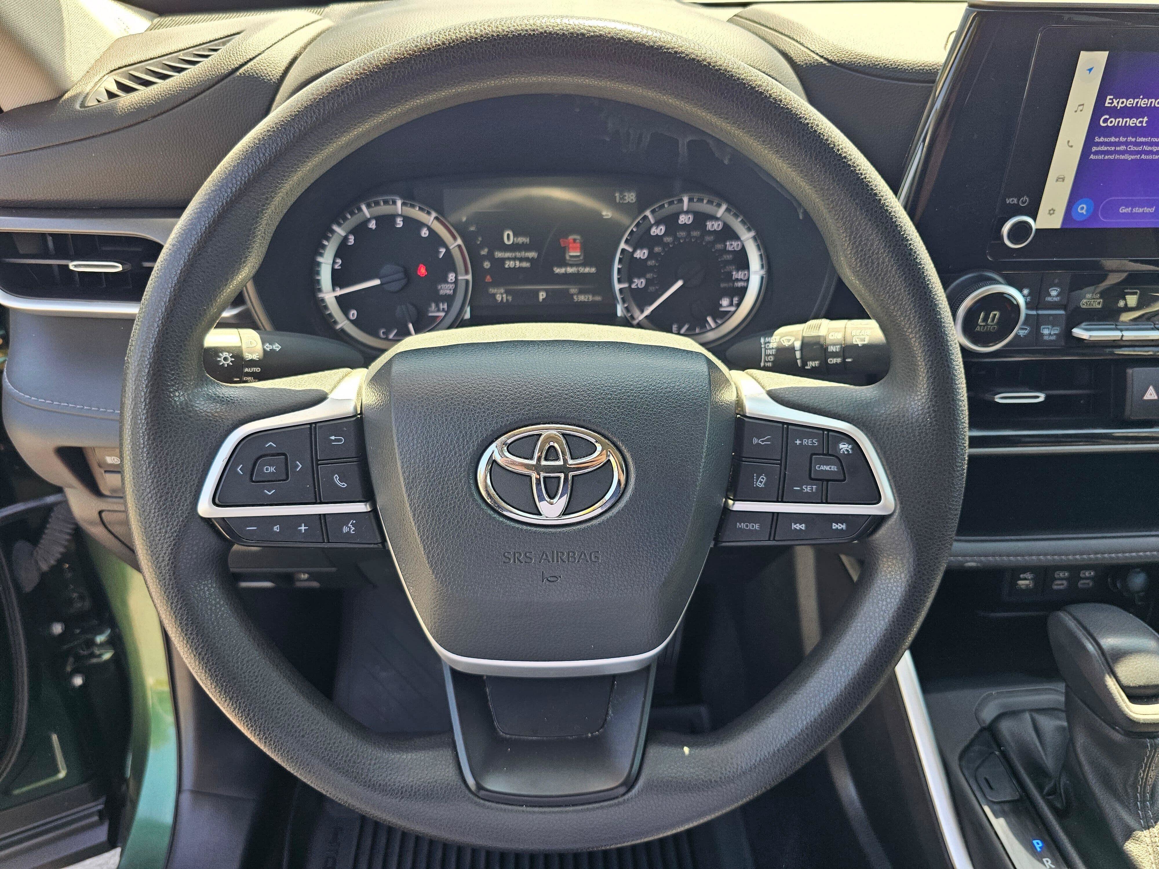 Used 2023 Toyota Highlander L AWD/4WD image 21