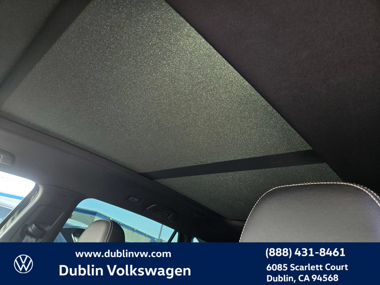 Certified 2024 Volkswagen Atlas Cross Sport SEL R-Line AWD/4WD image 18