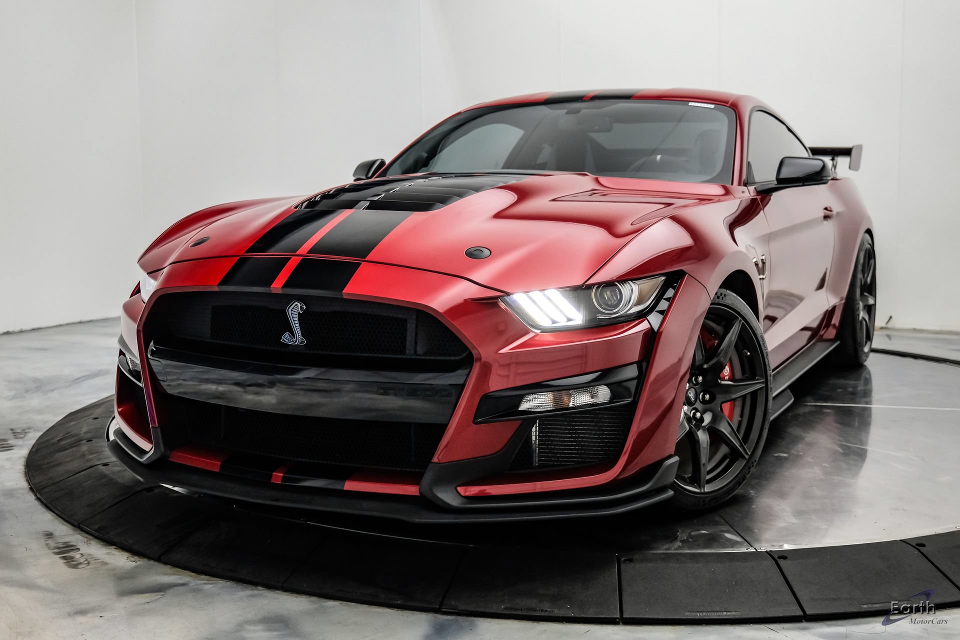 Used 2020 Ford Mustang Shelby GT500 w/ Carbon Fiber Track Pack RWD image 5