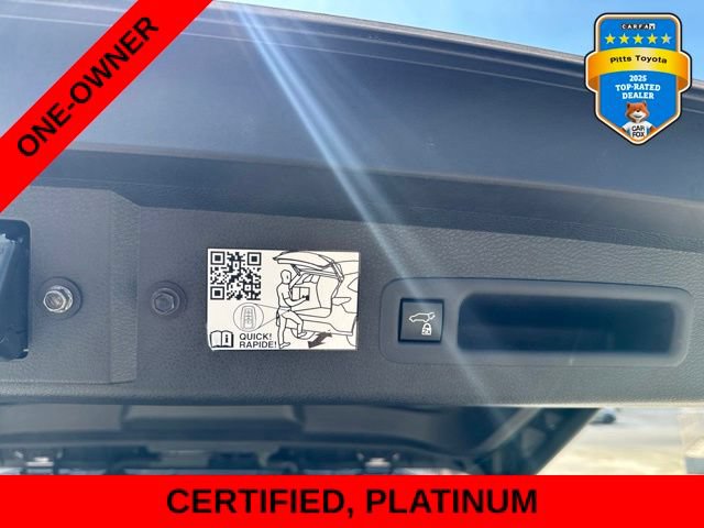Used 2023 Toyota Sienna Platinum FWD image 17