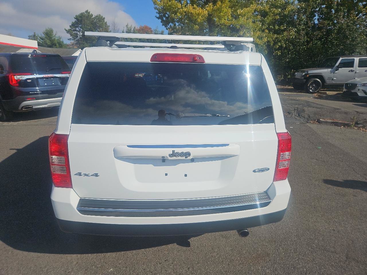 Used 2016 Jeep Patriot High Altitude AWD/4WD image 4