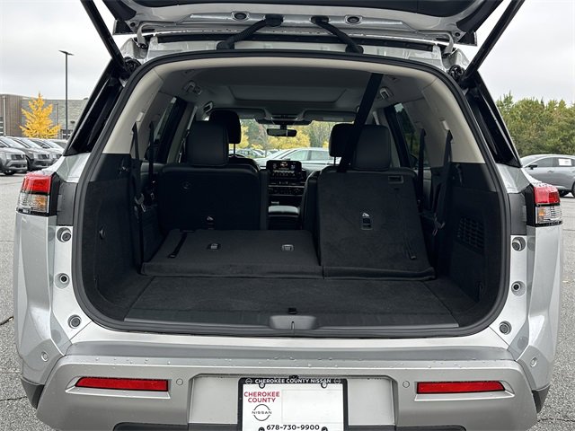 Certified 2025 Nissan Pathfinder SL w/ SL Premium Package image 19