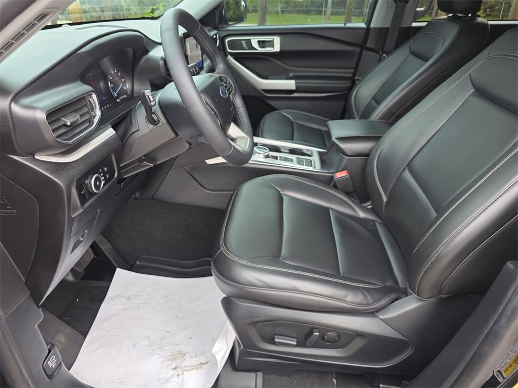 Used 2023 Ford Explorer XLT w/ Equipment Group 202A image 27